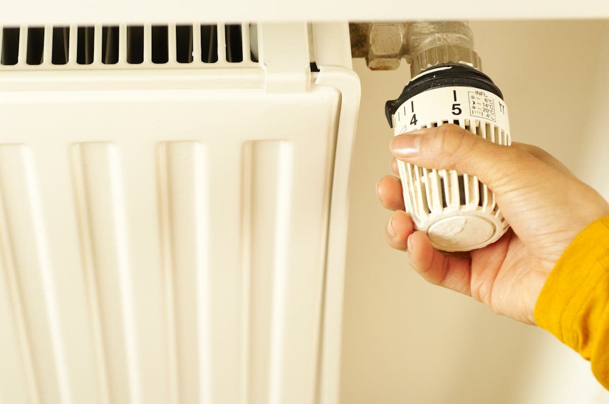 Adjusting a radiator thermostatic valve — heating system maintenance by The Wetherby Plumber